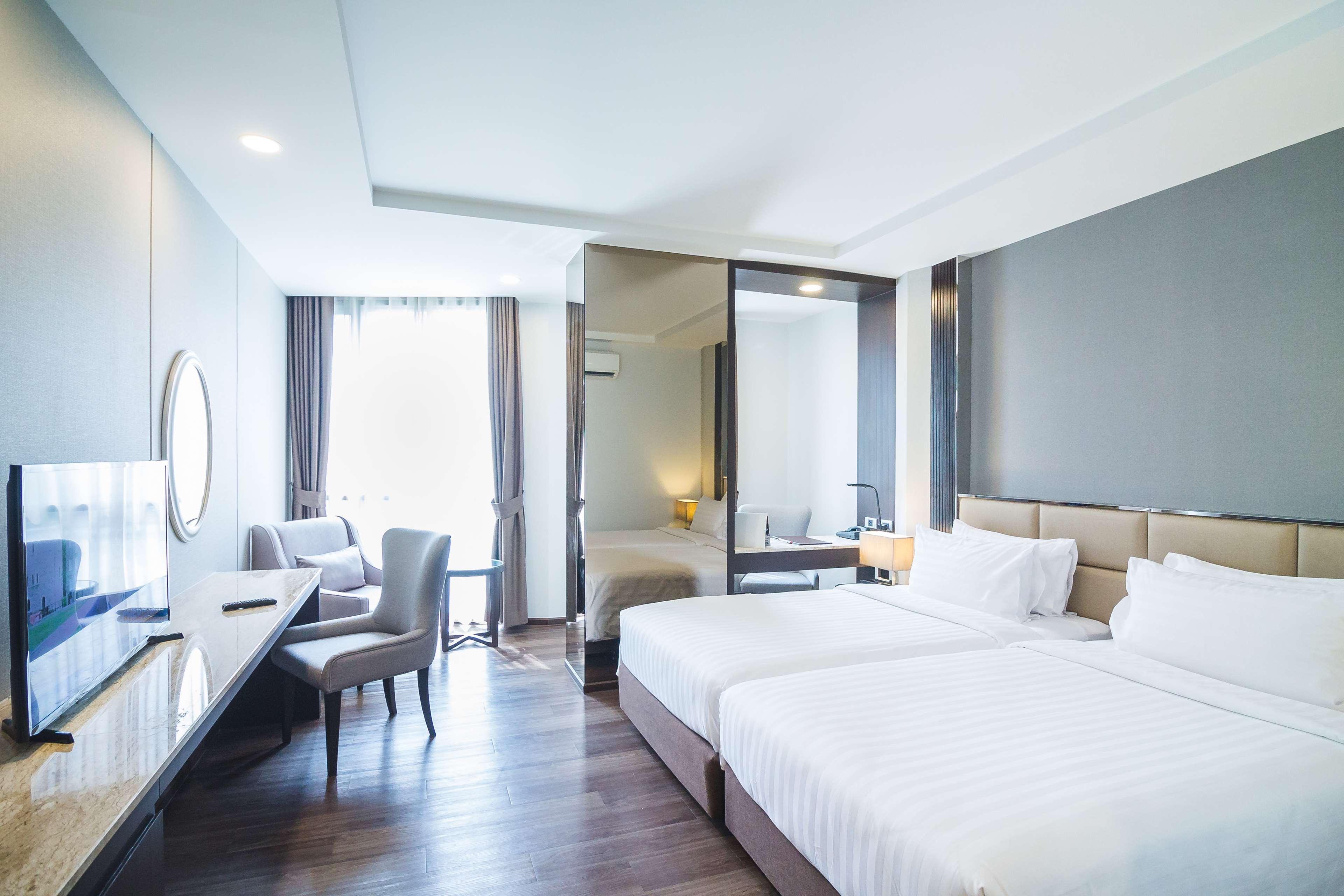 SureStay Plus Hotel by Best Western Sukhumvit 2 Bangkok Exterior foto