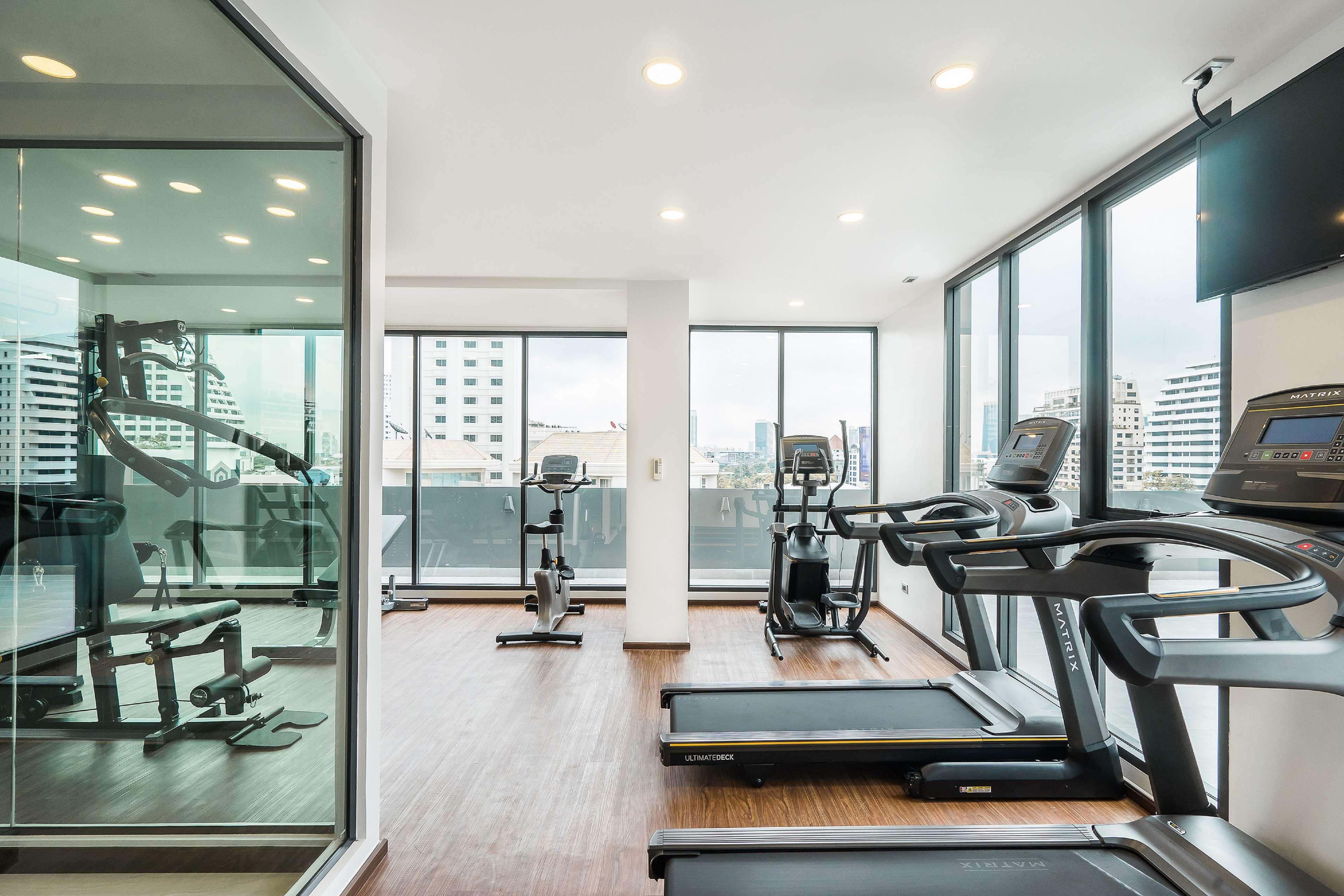 SureStay Plus Hotel by Best Western Sukhumvit 2 Bangkok Exterior foto