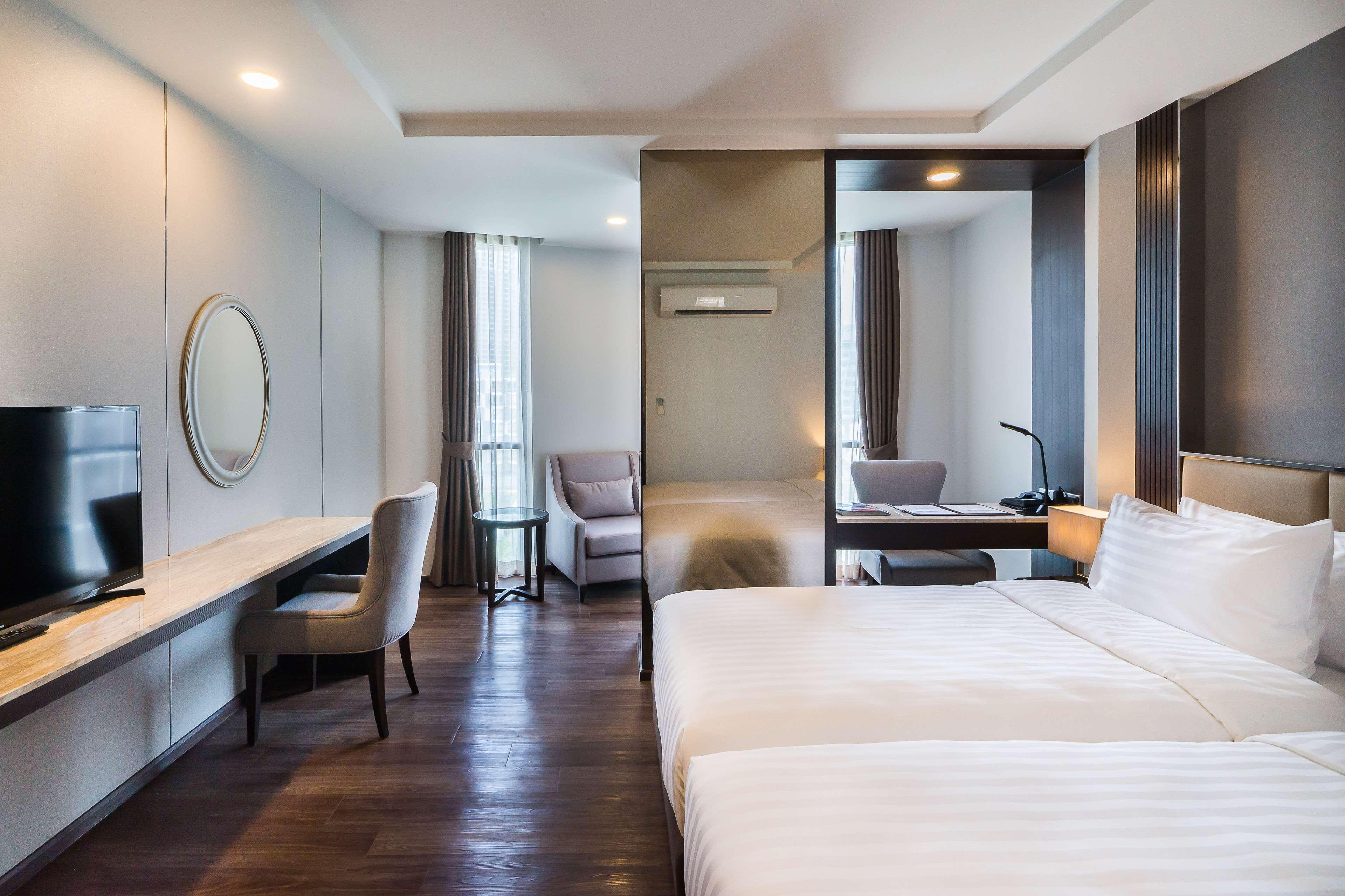 SureStay Plus Hotel by Best Western Sukhumvit 2 Bangkok Exterior foto