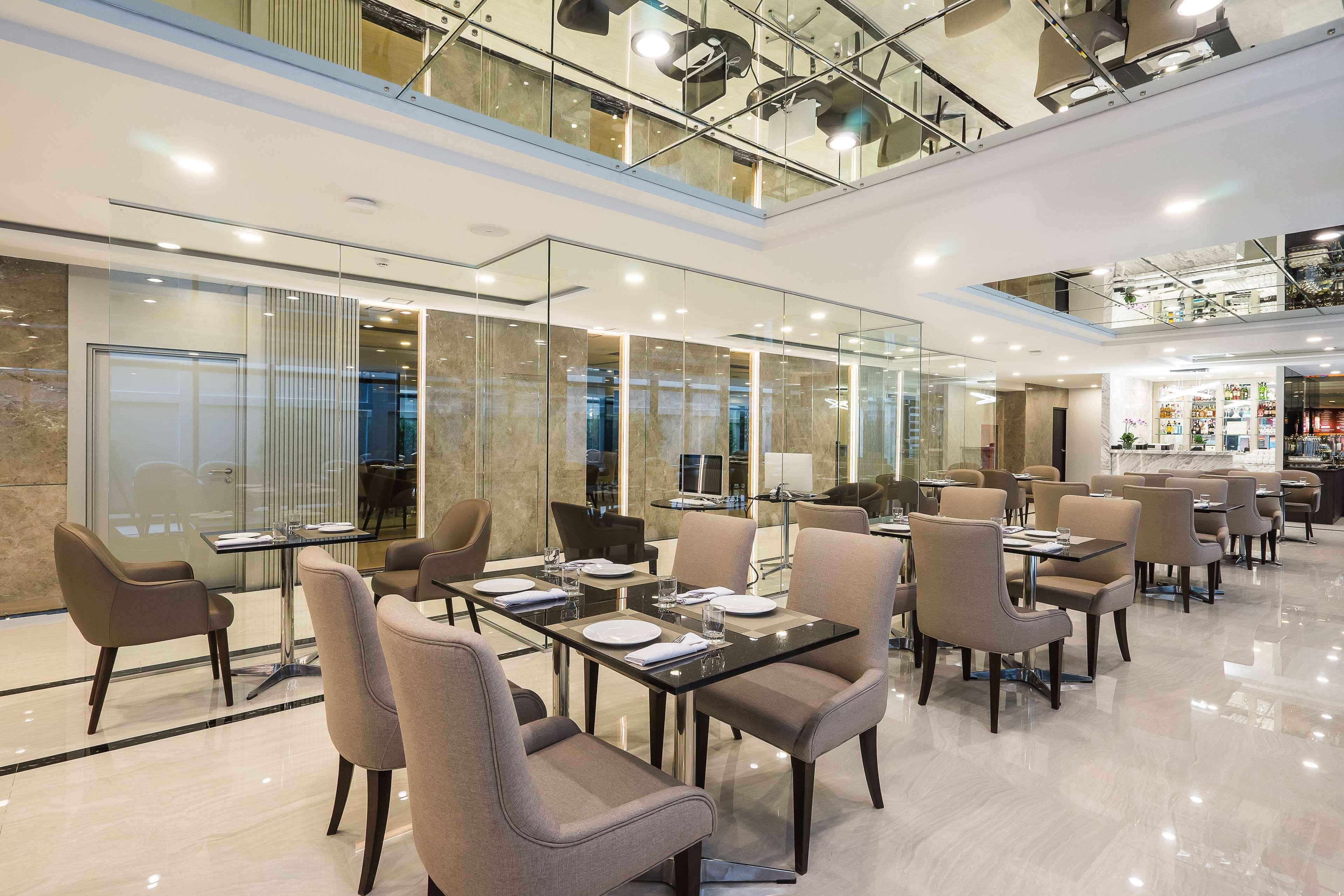 SureStay Plus Hotel by Best Western Sukhumvit 2 Bangkok Exterior foto