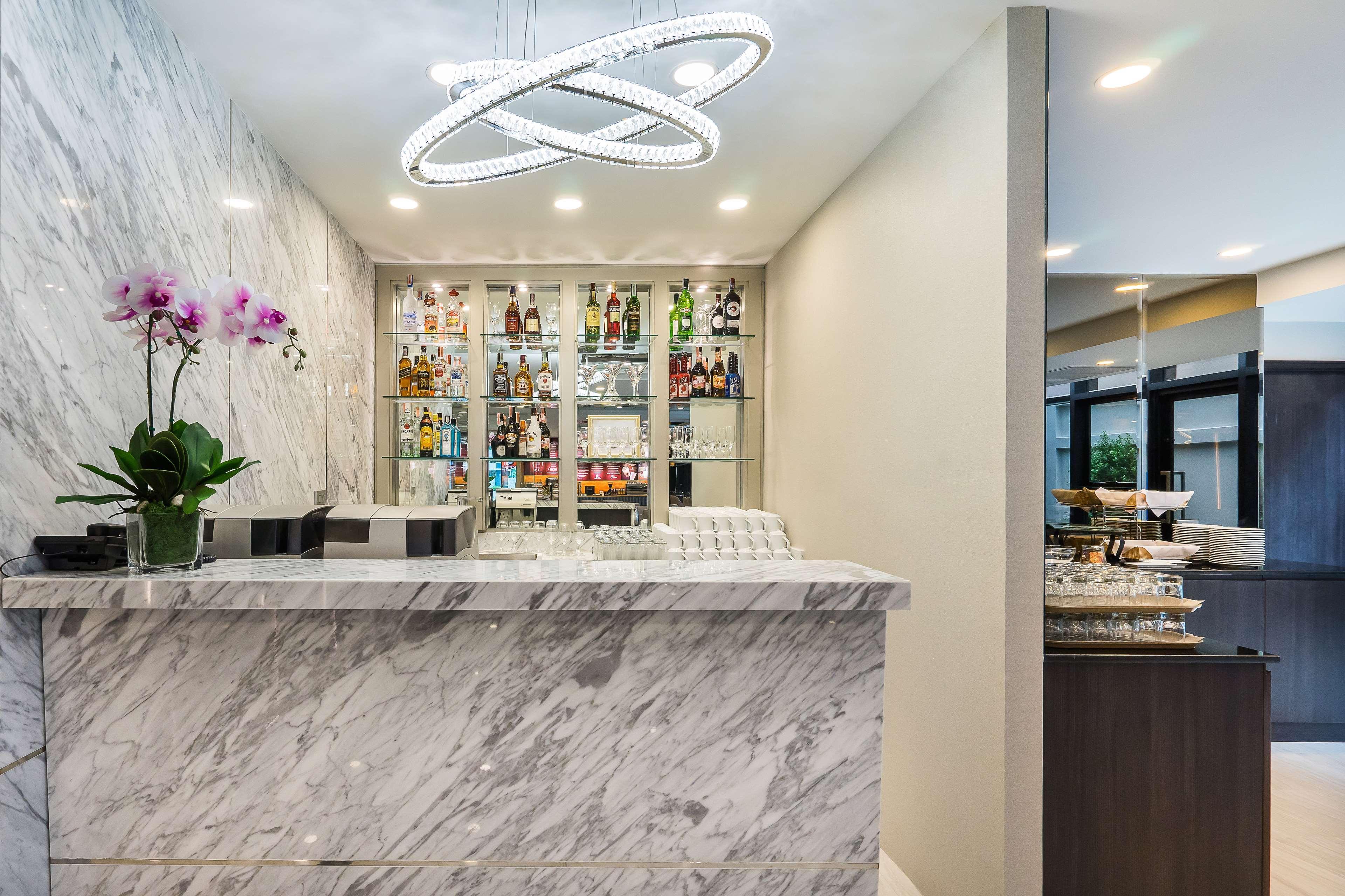 SureStay Plus Hotel by Best Western Sukhumvit 2 Bangkok Exterior foto